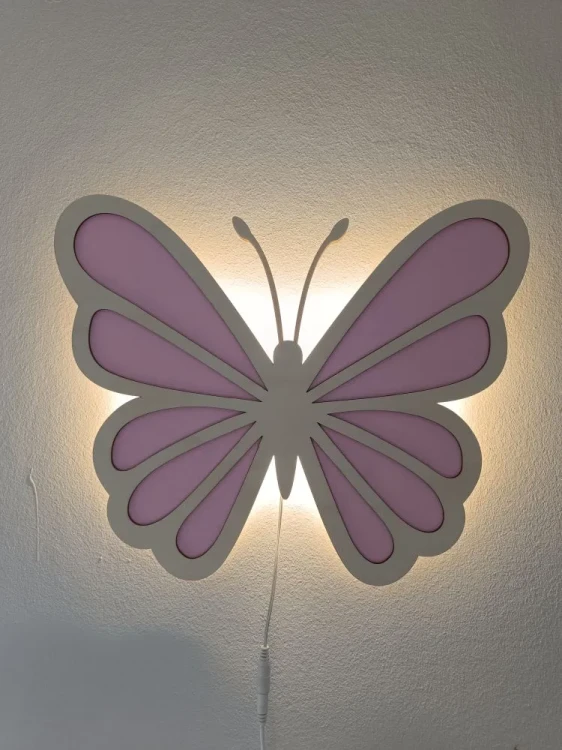 lampka-nocna-motyl-dla-dziewczynki.webp