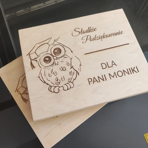 pudełko na czekoladki merci dla nauczyciela.webp