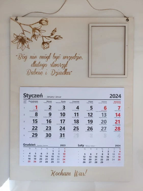 personalizowany-drewniany-kalendarz.jpg