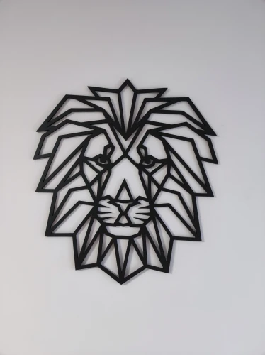 lew-geometryczny-dekoracja-na-sciane.webp