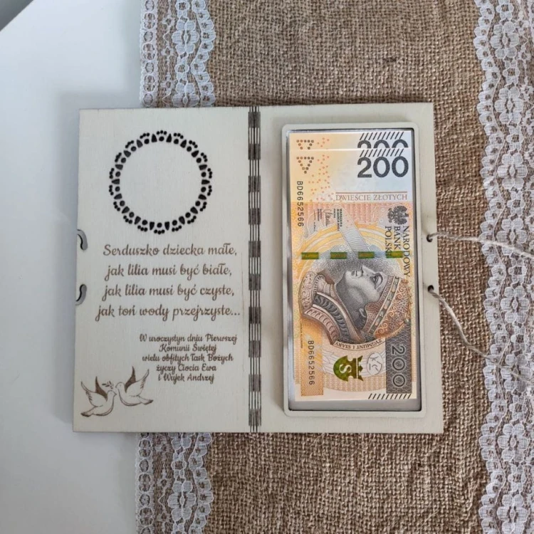pudelko-na-pieniadze-komunia-swieta.jpg