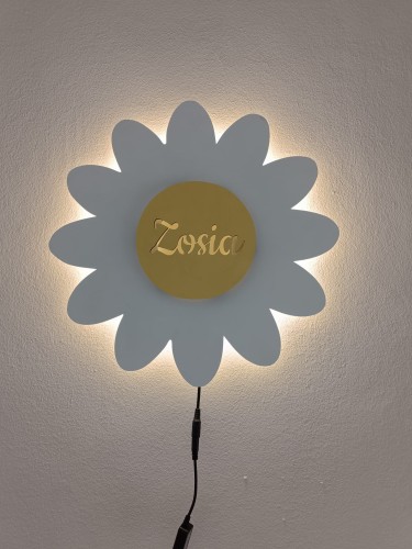 lampka-kwiatek-personalizowana-lampka-do-pokoju-dziewczynki.jpg