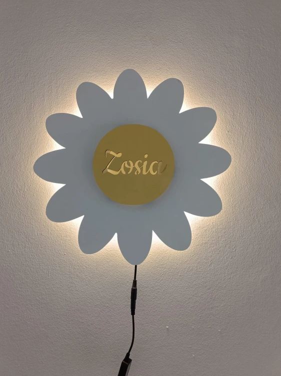 lampka-kwiatek-personalizowana-lampka-do-pokoju-dziewczynki.jpg